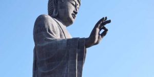 「御霊前」「御仏前」「御香典」の違いは? 表書きはどれを使うべき? - 香典返し・法事・法要のマナーガイド